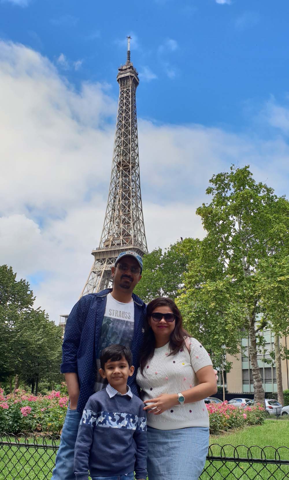 Photograph Eiffel Tower! 
