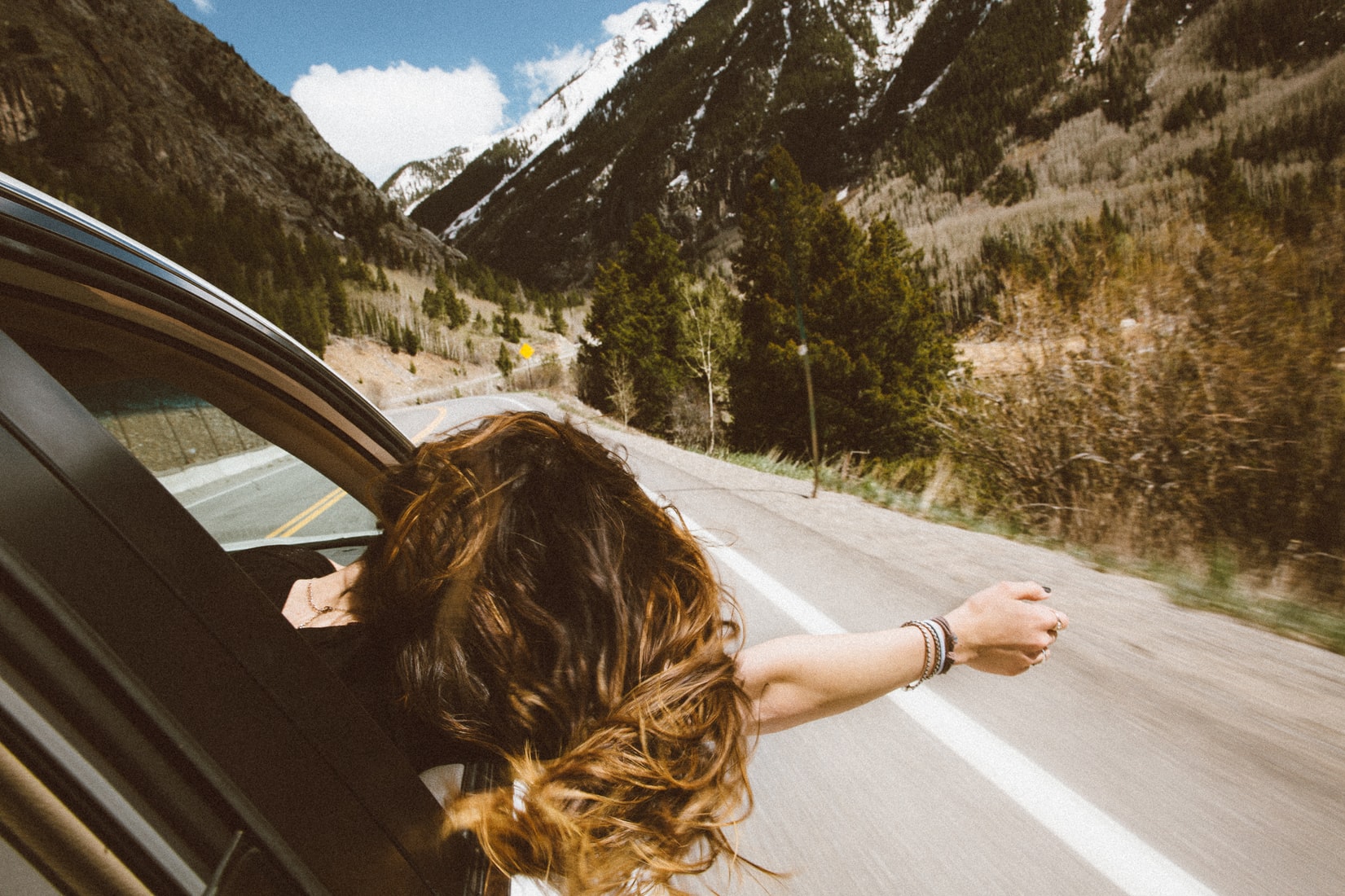 Make Your Journey Trouble-Free By Booking Outstation Taxi Service